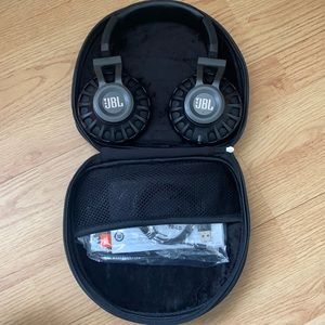 NEW JBL Synchros s700 headphones